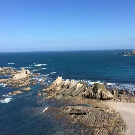 Holiday home Chale Con Piscina Y Vista Al Mar Cudillero